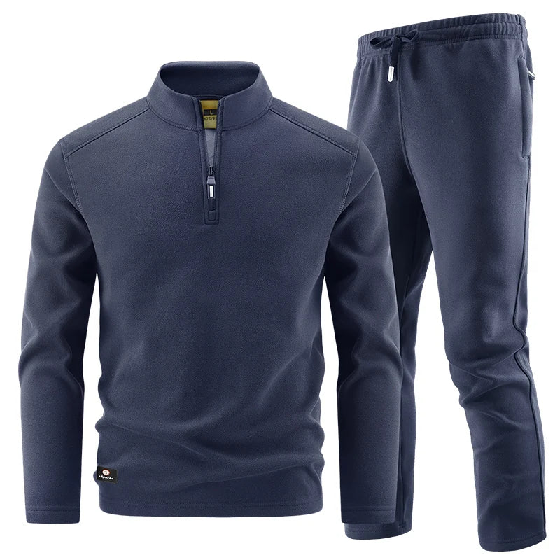 Elegant men's sweater with zipper