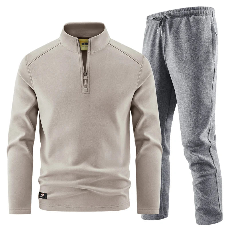 Elegant men's sweater with zipper