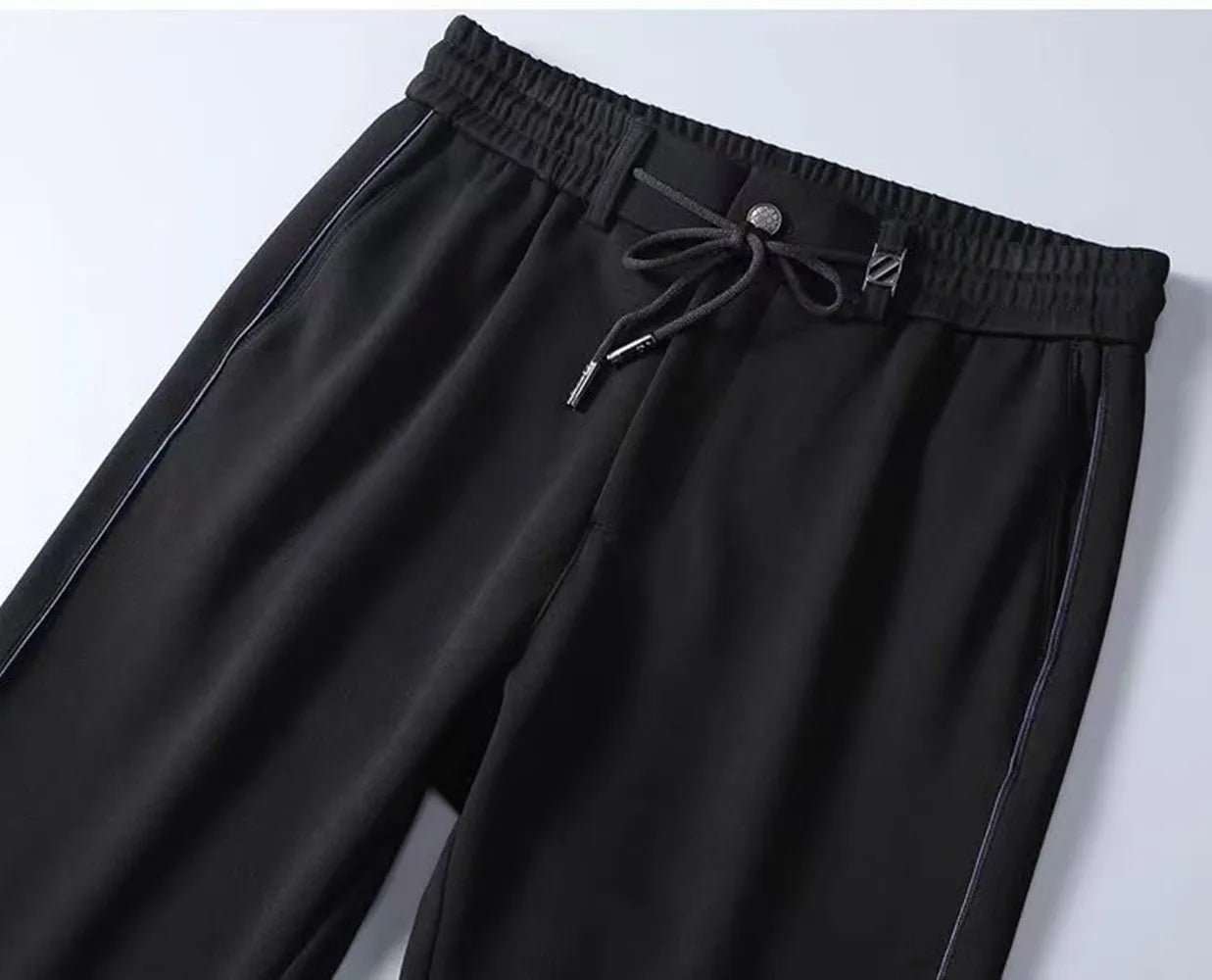 Elegant men's tracksuit