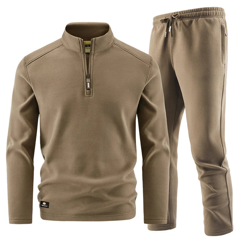 Elegant men's sweater with zipper